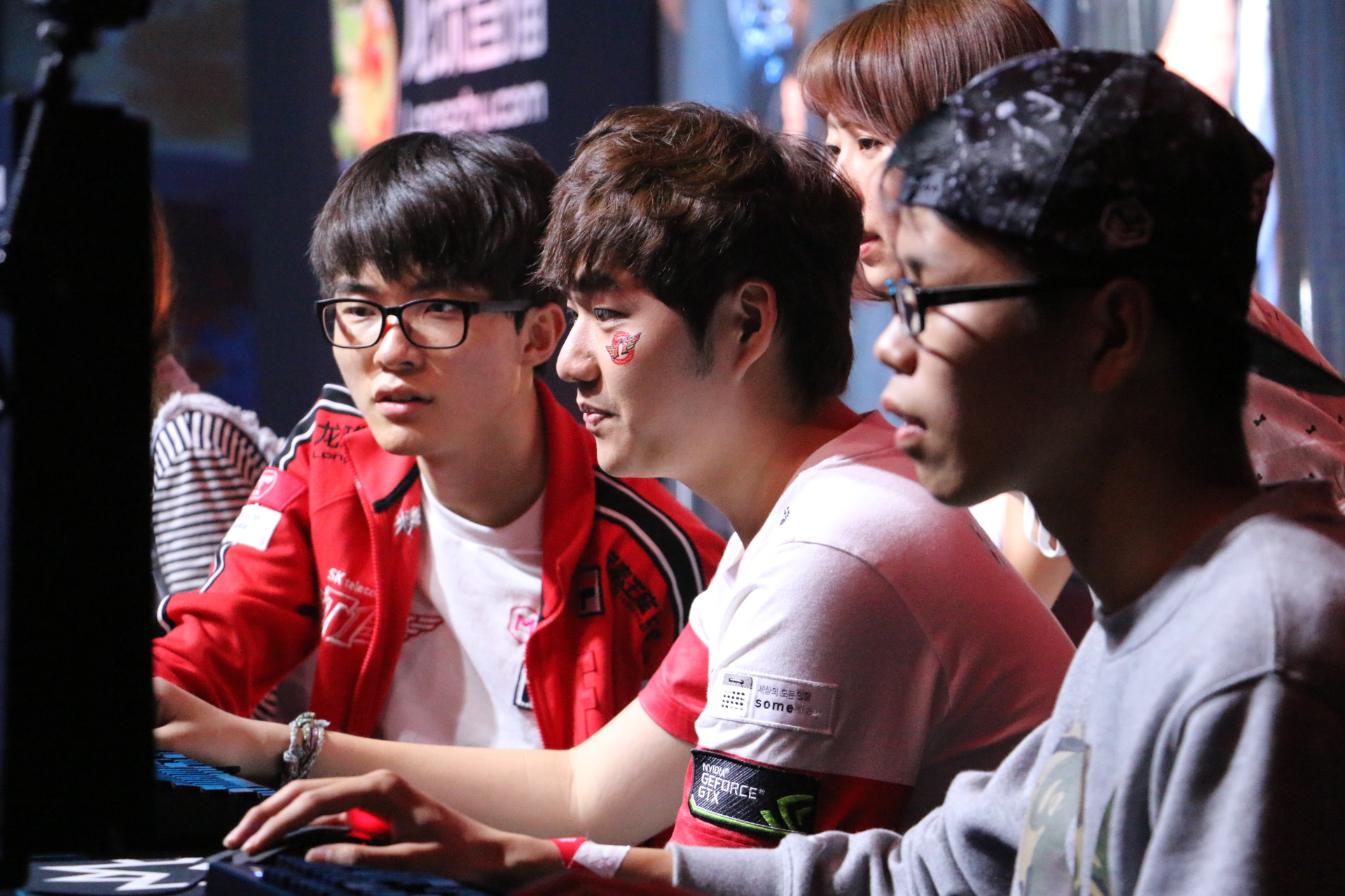 Faker意外战胜SKT，最后时刻胜出引爆全场！比赛高潮迭起