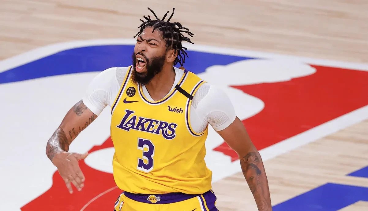 浓眉哥重返赛场,比赛局势复杂首场状态出色,切尔西观众沸腾!全场沸腾不已 浓眉哥重返赛场,比赛局势复杂首场状态出色,切尔西观众沸腾!全场沸腾不已