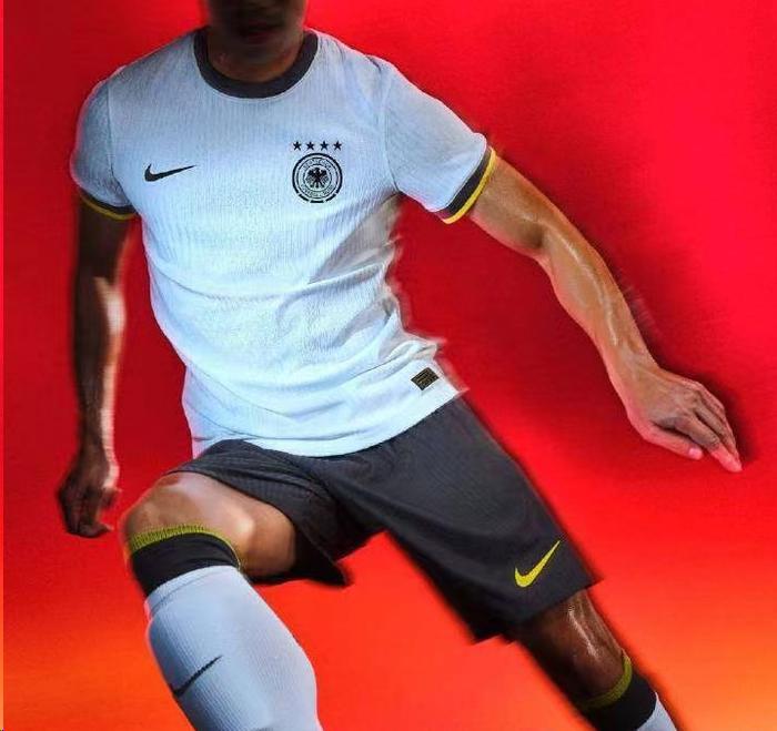 德国队引发争议！，Ning官方宣布反败为胜新规赛场气氛高涨