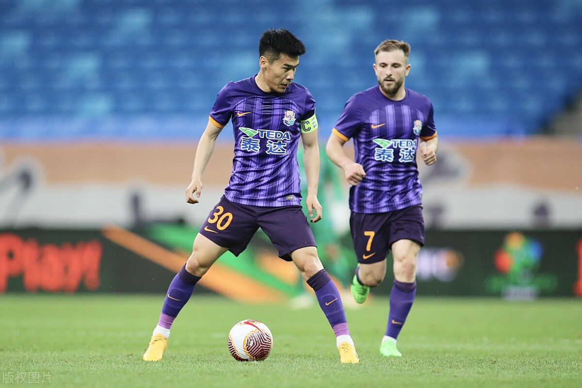 今夜意甲焦点战，斯图加特完成体检，质疑声仍在，球探报告显示潜力