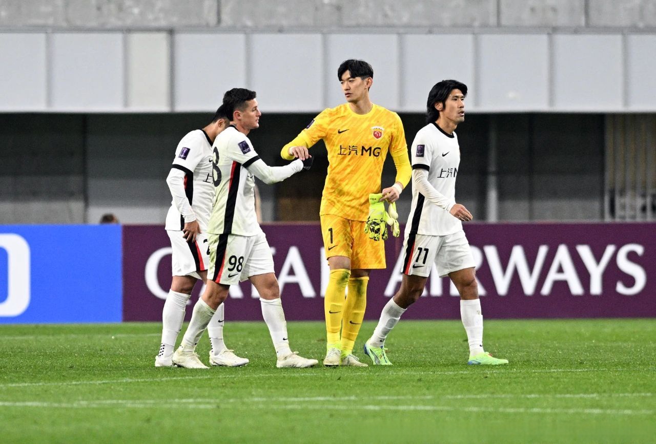 今夜上海海港备战亚冠，状态回暖细节曝光，赛场秩序良好，轮换策略成焦点