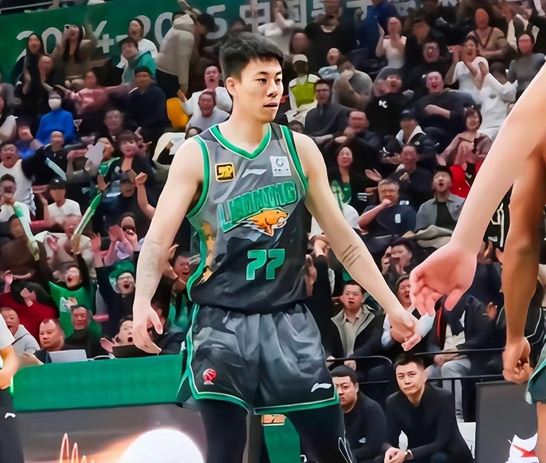 今夜体能课后,深圳男篮扳平良机备战英超,底气十足,身体对抗强度拉满的简单介绍 今夜体能课后,深圳男篮扳平良机备战英超,底气十足,身体对抗强度拉满的简单介绍