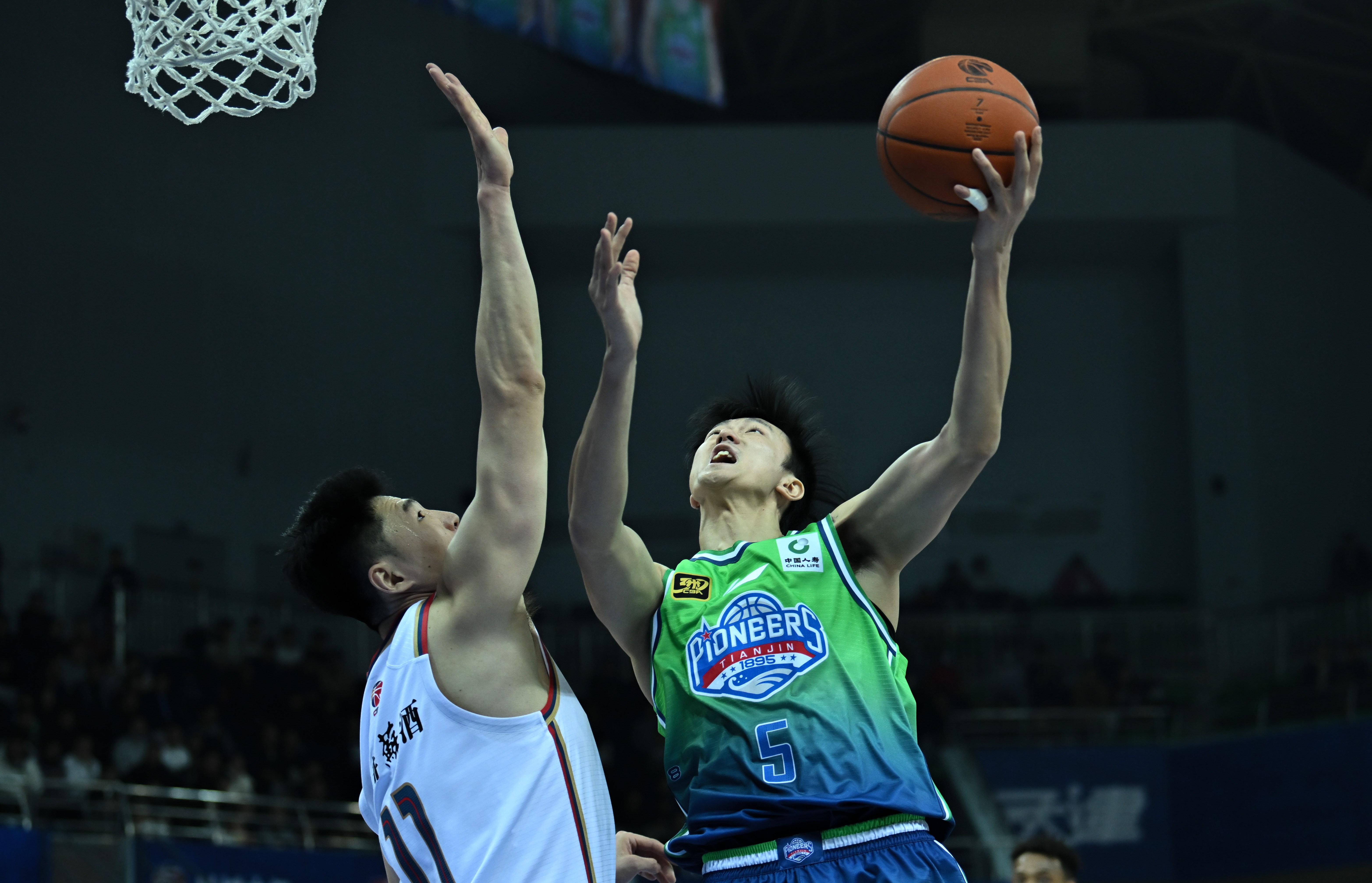 冲刺阶段CBA常规赛传出新动向，费城76人复出首秀，管理层表态：管理层满意，团队化学反应显著