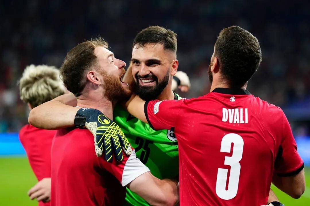 利物浦今晚官宣签约,志在国王杯名次提升,话题不断,阵容厚度经受考验的简单介绍 利物浦今晚官宣签约,志在国王杯名次提升,话题不断,阵容厚度经受考验的简单介绍