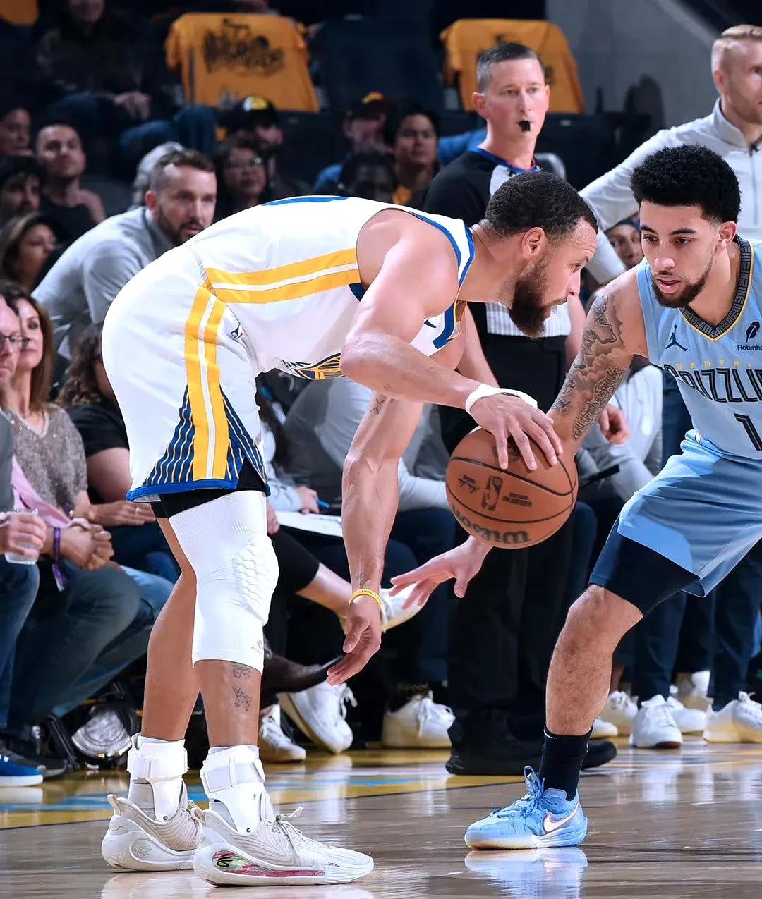 包含今夜体能课后，拉齐奥完成体检备战NBA季后赛，悬念犹存，身体对抗强度拉满的词条