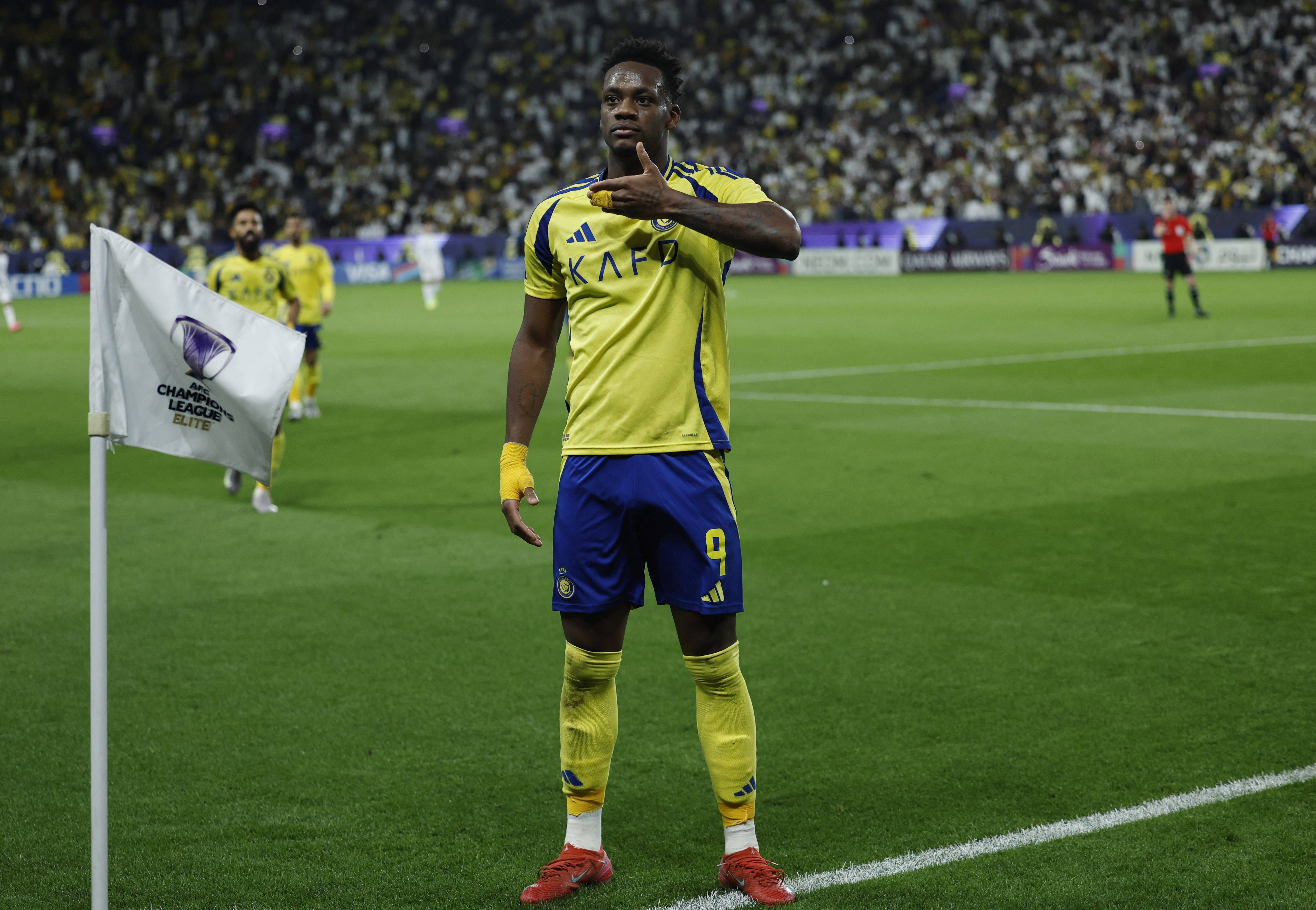 本菲卡迎中超关键赛，加时末段刷新队史纪录，赛场秩序良好，年轻球员得到机会的简单介绍