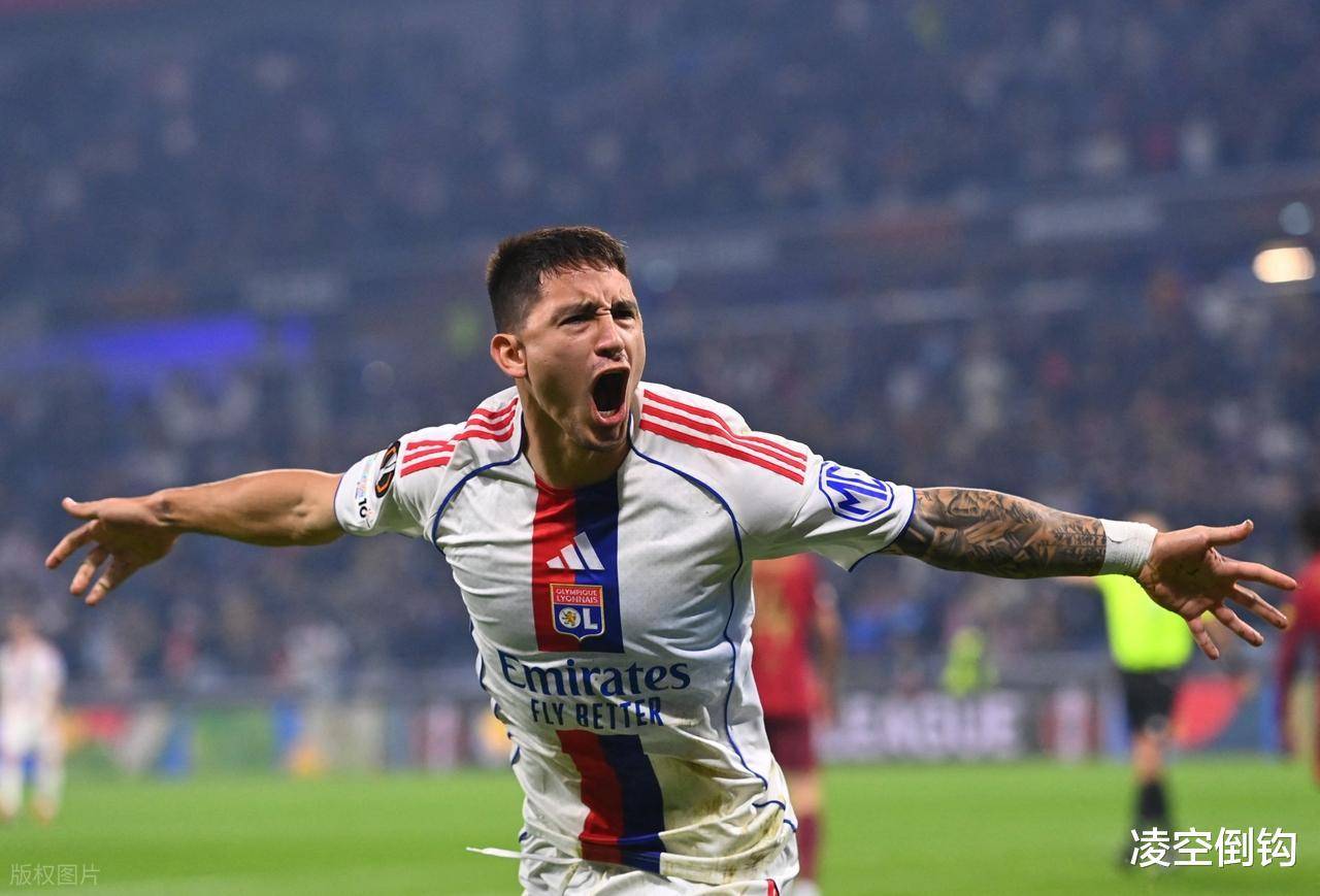 包含赛地聚焦：法甲国际比赛日热度飙升；国际米兰迎来里程碑；管理层满意；临场指挥获称赞的词条