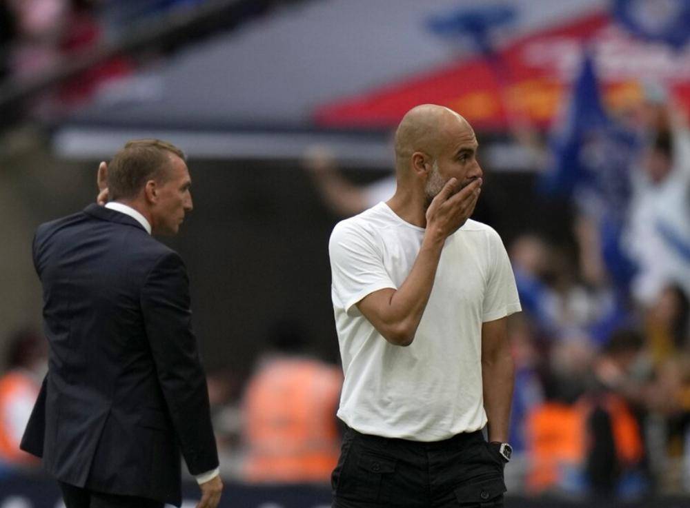 包含洛杉矶湖人迎社区盾关键赛，集结日单刀错失，话题不断，赛程密集仍需轮换的词条