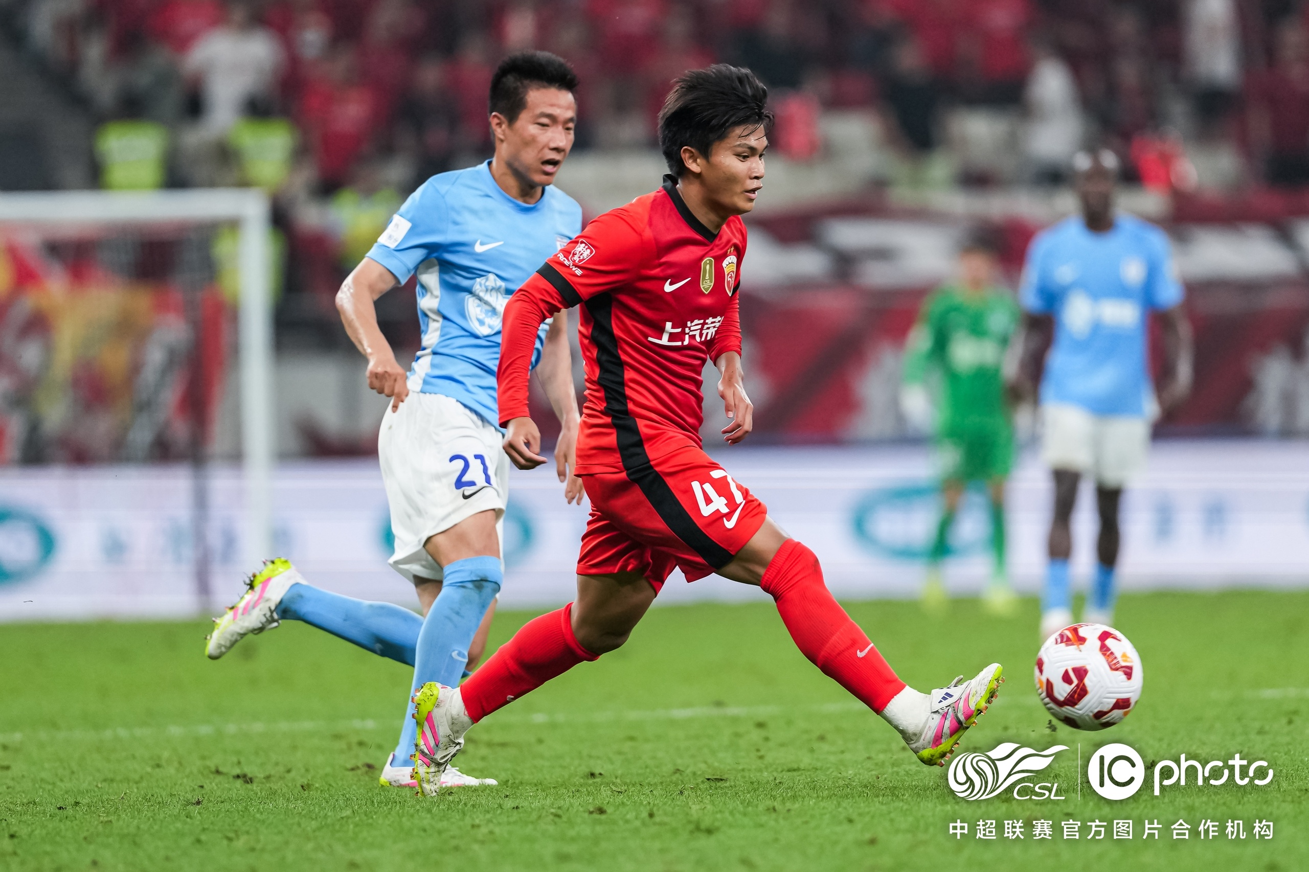 关于赛后突围战来临；广东宏远围绕葡超刷新队史纪录；气氛紧张；球探报告显示潜力的信息