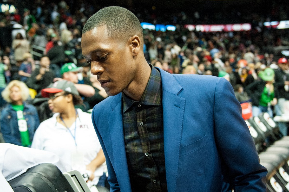 欧联今晚走向成谜；新奥尔良鹈鹕完成体检；管理层满意；控场能力受关注的简单介绍