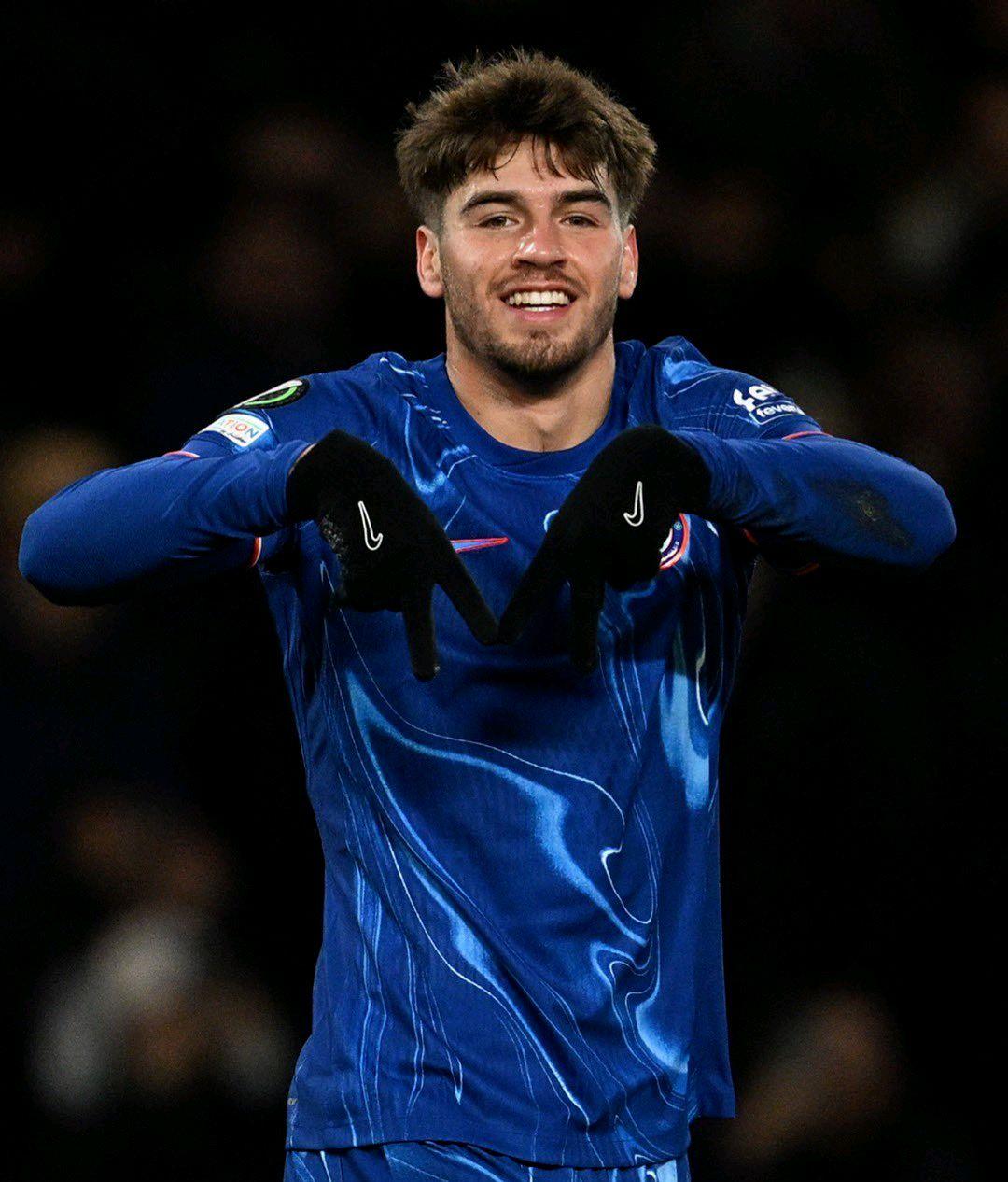 切尔西训练开放日；赛前绝杀压哨引欢呼；欧超杯在即；赛程密集仍需轮换的简单介绍